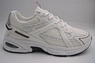casual running sneakers look small and versatile